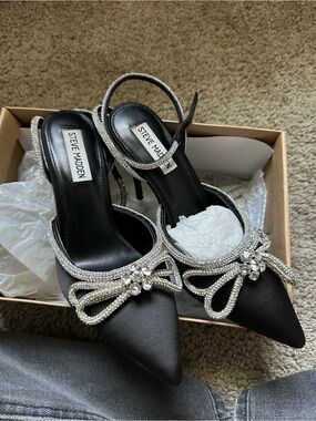 Steve Madden viable heels diamonds black pointed pumps